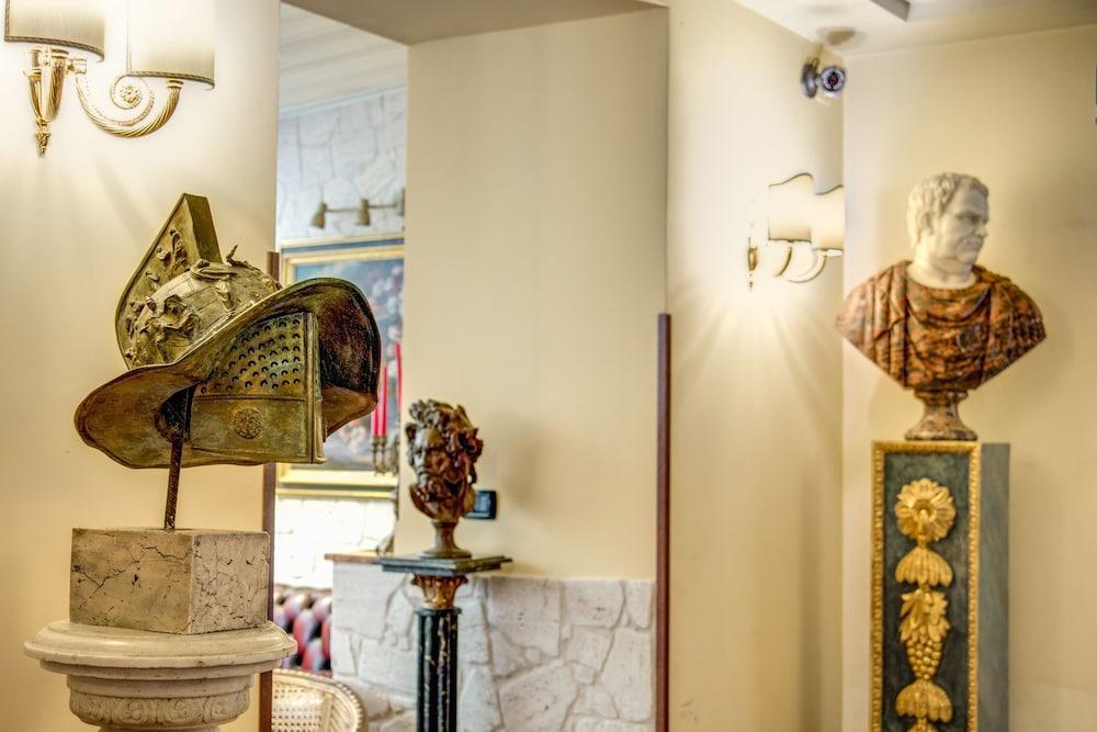 Aurelius Art Gallery 3*
