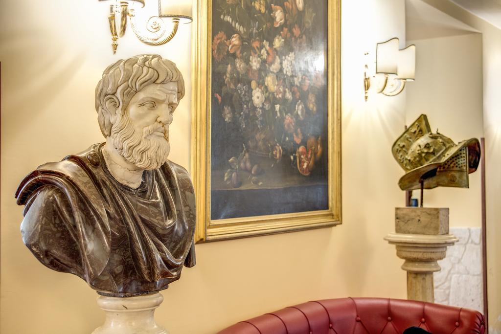 Hotel Aurelius Art Gallery