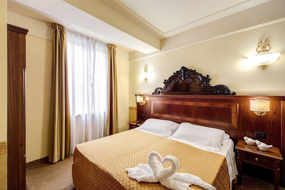 Hotel Aurelius Art Gallery
