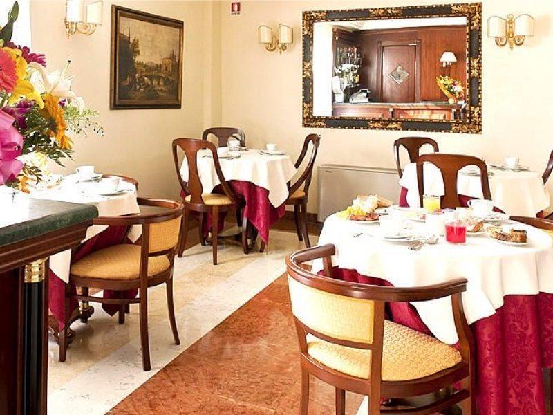 Hotel Aurelius Art Gallery